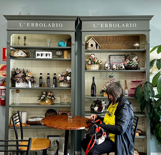 Moon Lily Kitchen and Cakes - Beaconsfield