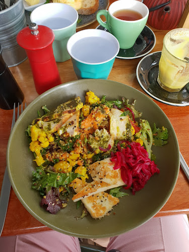 Comentarii opinii despre The Treehouse Cafe