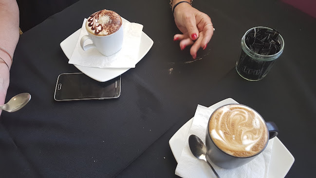 Opinii despre Norma Jeans Cafe Tinana în Tinana - Hospitality and gastronomy