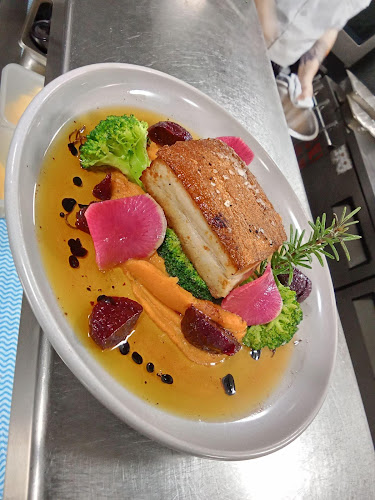 Central Lounge - Hospitality and gastronomy