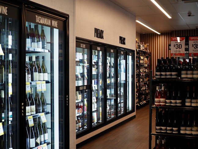 Opinii despre 9/11 Bottleshop Sandy Bay în Sandy Bay - Hospitality and gastronomy