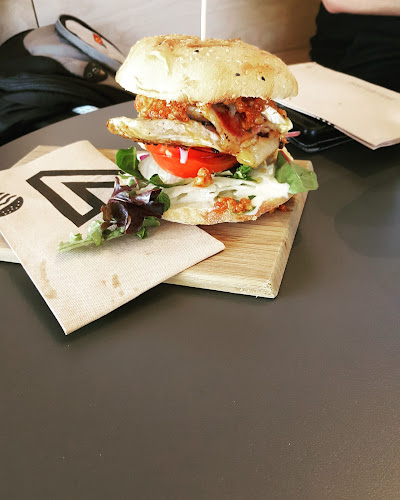 V Burger Bar Victoria Park - Hospitality and gastronomy