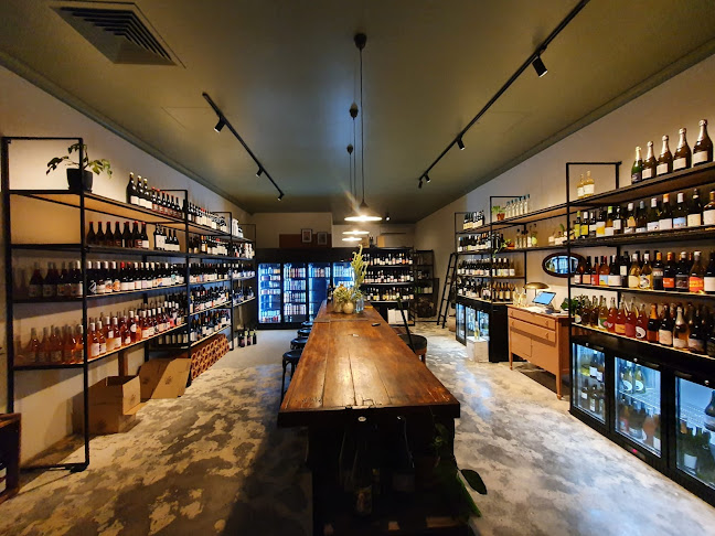Upstairs Wines Ettalong - Hospitality and gastronomy