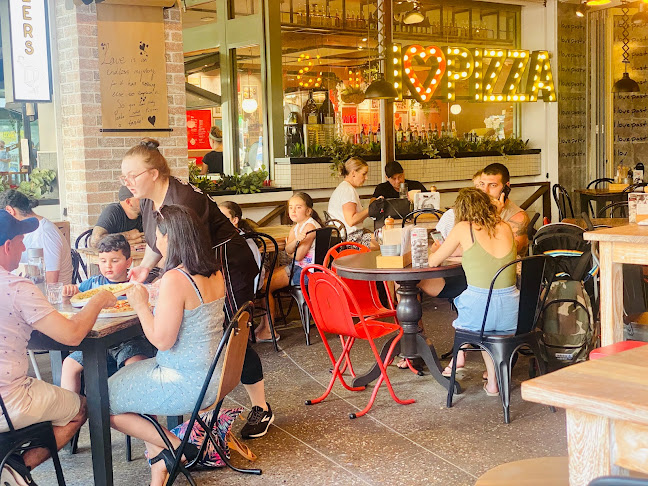 Love Italy Restaurant & Bar - Surfers Paradise Beach - Hospitality and gastronomy