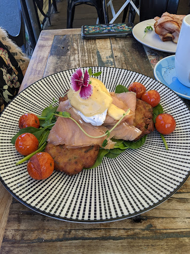 Little Clive Cafe - Hospitality and gastronomy