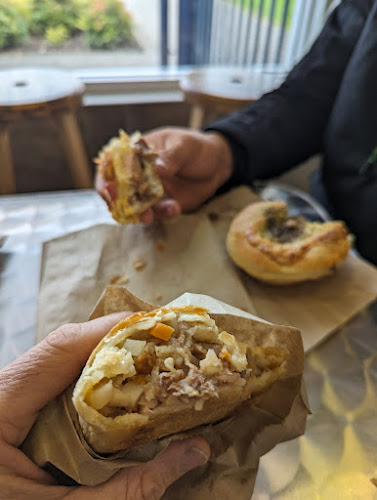 Comentarii opinii despre LIVE 'N' LET PIE