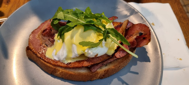 Comentarii opinii despre Metropole Cafe