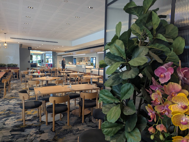 Castello's Victorian Tavern