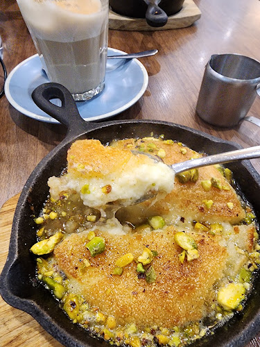 Opinii despre Profiterole Patisserie Mays Hill în Sydney - Hospitality and gastronomy