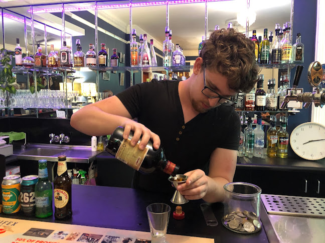 Comentarii opinii despre United Service Club Newcastle