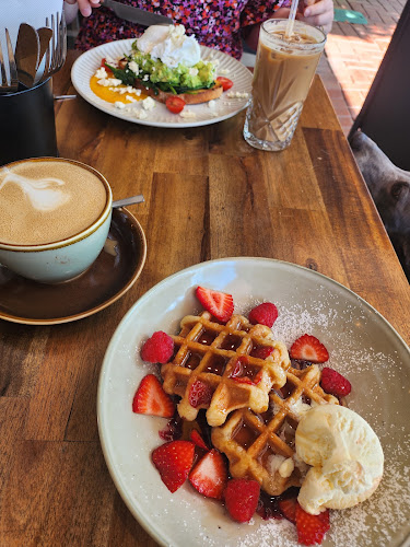 Comentarii opinii despre Woodys Cafe