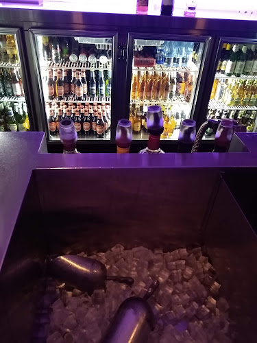 Opinii despre Slate Pool Lounge în Geelong - Hospitality and gastronomy