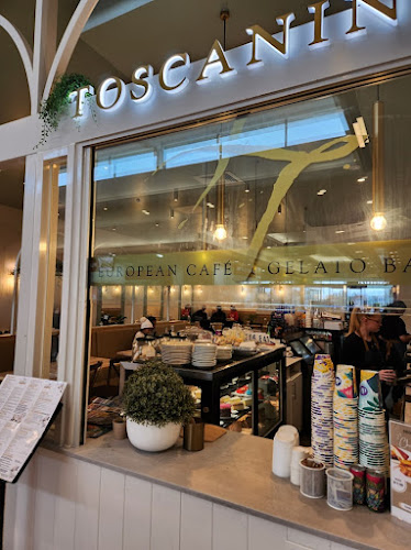 Shop 32/29/35 Lake St, Caroline Springs VIC 3023