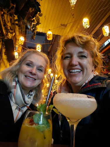 Chuckle Park Bar - Hospitality and gastronomy