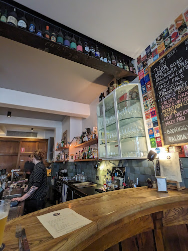 Le Pub and Bottle Shop - Hospitality and gastronomy