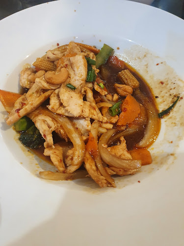 Muang Thong - Golden City Thai Restaurant - Hospitality and gastronomy