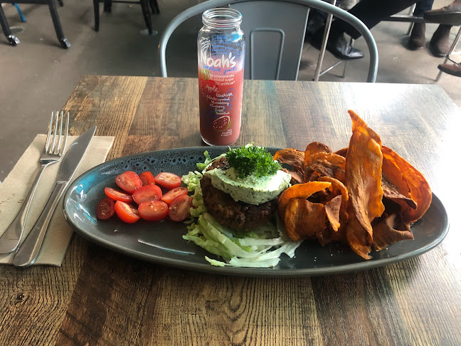 Urban Monkey Cafe - Bundall