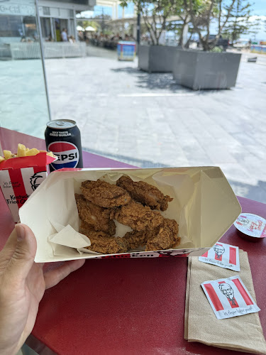 Opinii despre KFC Surfers Paradise în Surfers Paradise - Hospitality and gastronomy