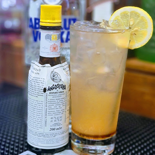 Comentarii opinii despre Bottlerocket Bar & Cafe