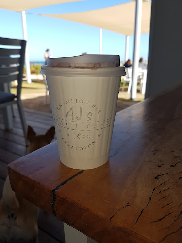 Comentarii opinii despre AJ's Beach Cafe