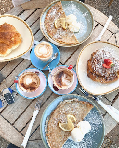 Le Jardin Cafe Restaurant - Main Beach