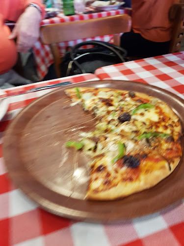 Zio Pino Pizzeria - Hospitality and gastronomy