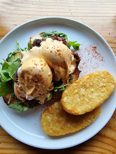 Ample Cafe & Bar - Hospitality and gastronomy