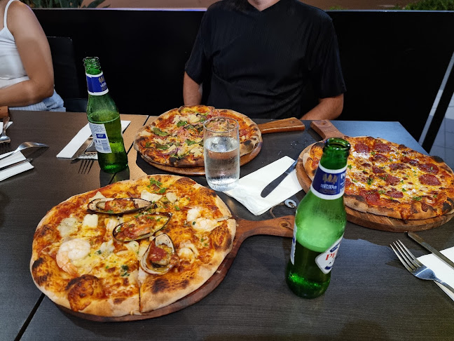 Opinii despre Hunger Hunt Pizza Bar and Restaurant în Surfers Paradise - Hospitality and gastronomy