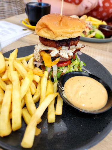 ViBE Street eats - White Hills