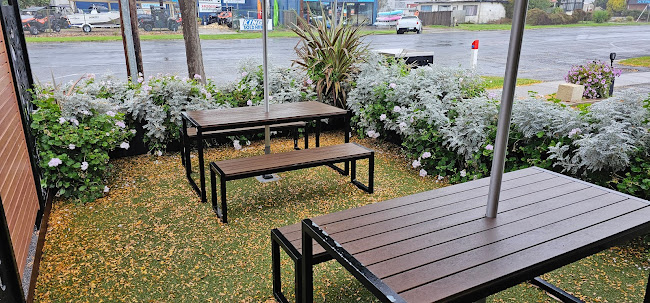 Horsham Charcoal Chickens - Hospitality and gastronomy