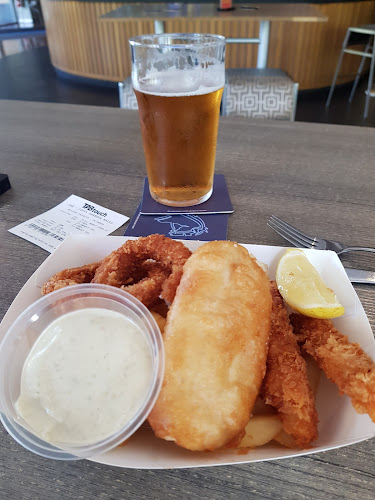 Opinii despre The Brook Bar & Bistro în Ellenbrook - Hospitality and gastronomy