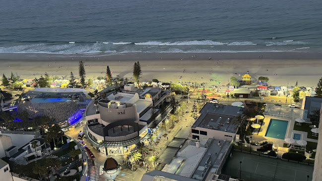 Surfers Paradise Beachfront Markets