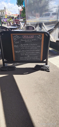 112 High St, Woodend VIC 3442