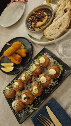 6 Baker St, Gosford NSW 2250