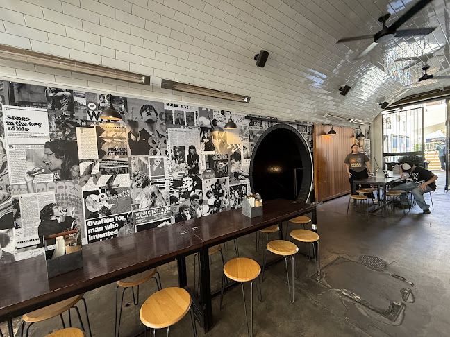 Comentarii opinii despre Maybe Mae