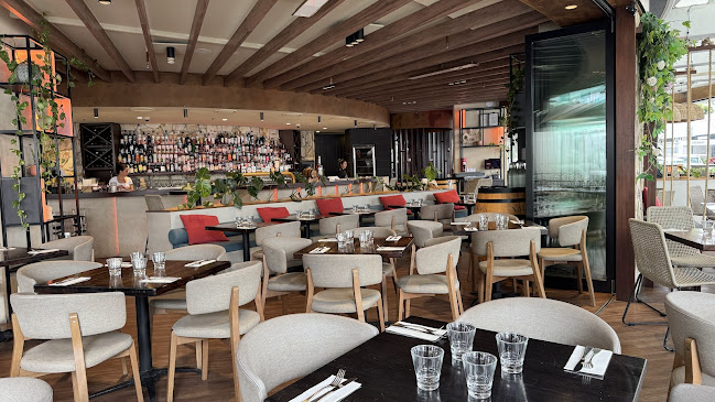 89 Surf Parade, Broadbeach QLD 4218