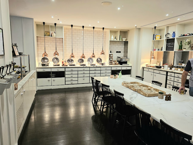 Home Kitchen & Bar - Hospitality and gastronomy