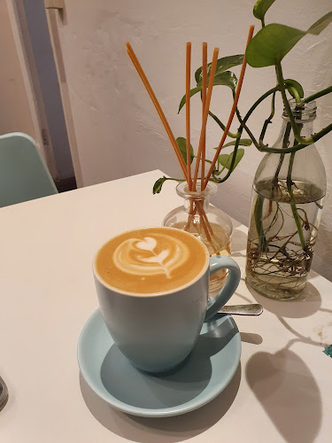 Comentarii opinii despre Eillo