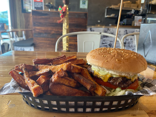 Beach Buns Burgers - Hospitality and gastronomy