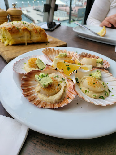 Hurricane's Grill Darling Harbour - Hospitality and gastronomy