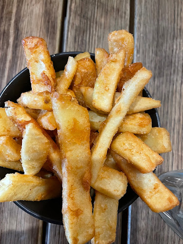 Comentarii opinii despre Monroe's Burgers & Beers