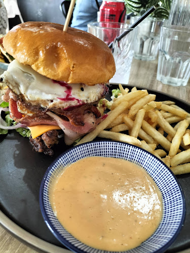 Opinii despre ViBE Street eats în White Hills - Hospitality and gastronomy