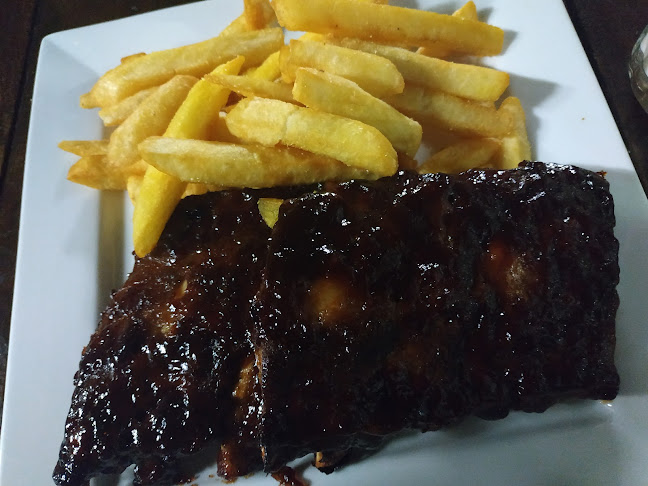 MLC HOT ROCKS AND PIZZAS - Hospitality and gastronomy