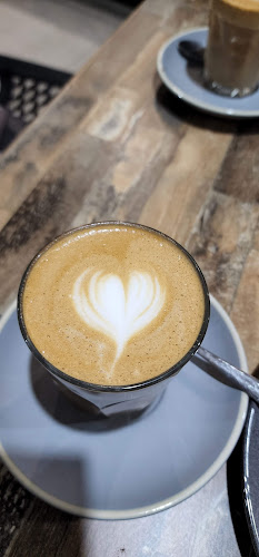 Profiterole Patisserie Mays Hill - Hospitality and gastronomy