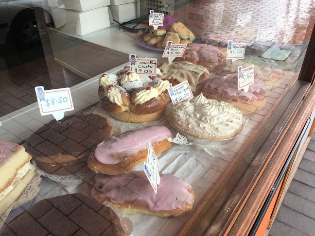 Comentarii opinii despre Bills Old-Fashioned Cake & Pies