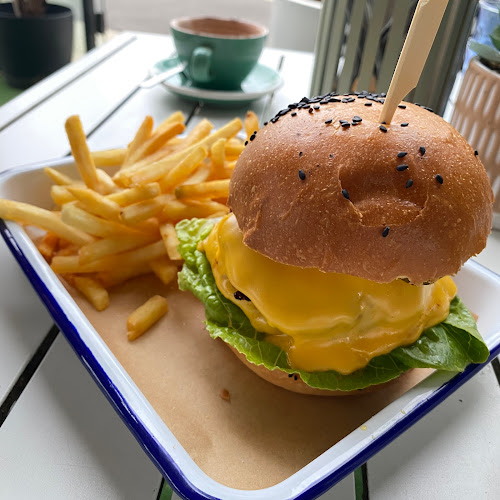 Comentarii opinii despre Cockatoo