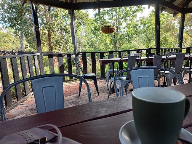 25 Canns Rd, Bedfordale WA 6112