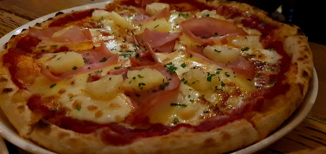 Henley's Bar & Kitchen - Sydney