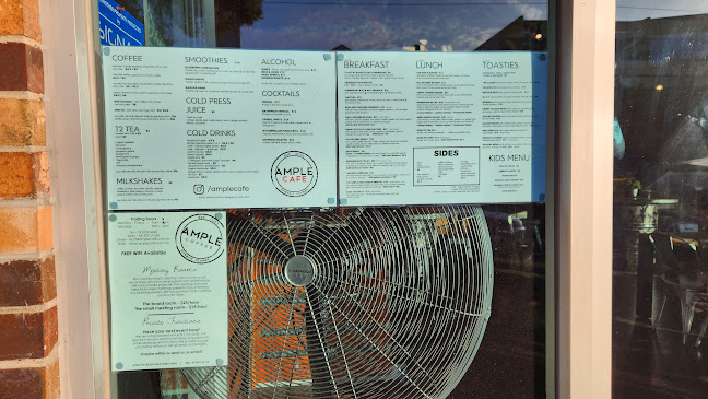Comentarii opinii despre Ample Cafe & Bar