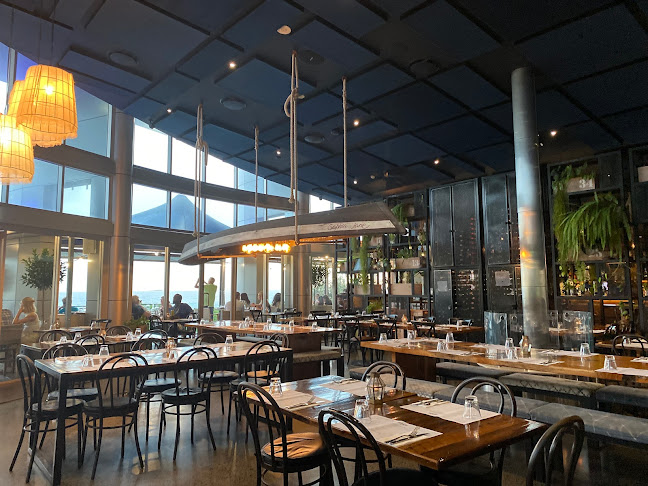 Steamers Bar and Grill - Hospitality and gastronomy